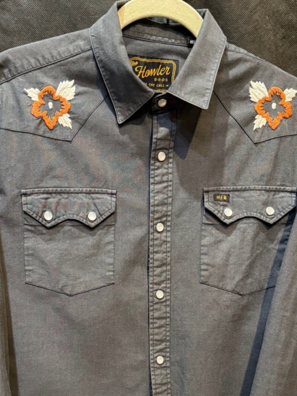 Howler Brothers - Crosscut Deluxe embroidered shirt hibiscus – Medium - Picture 2 of 4